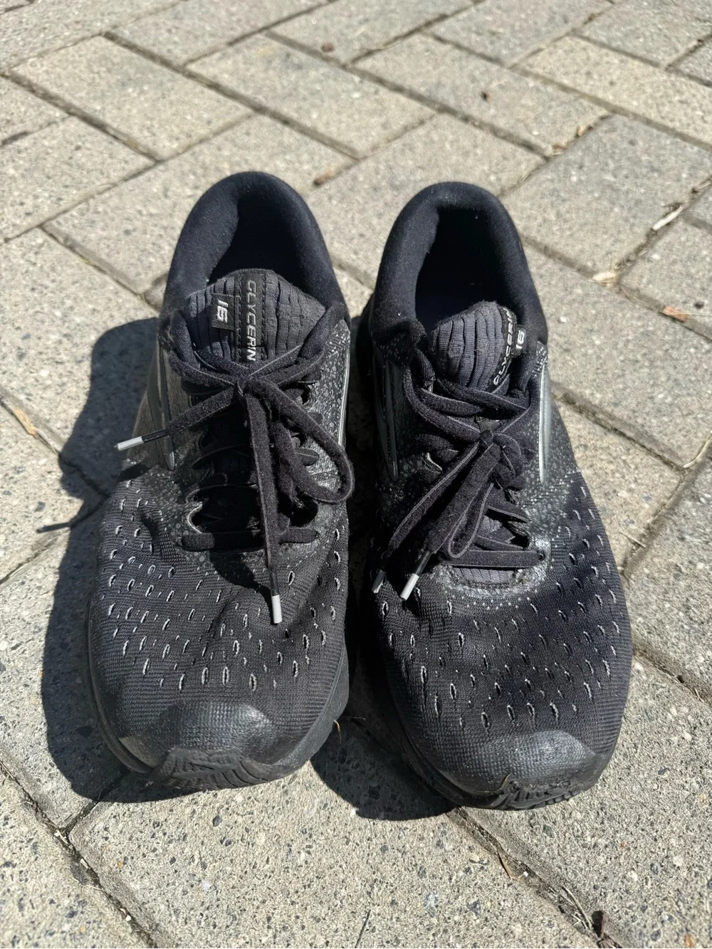 Brooks women’s Black Running Shoes - Lightweight Support 8.5